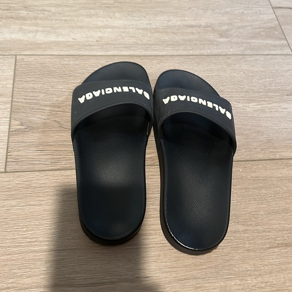 Balenciaga Pool Slides - Picture 2 of 6